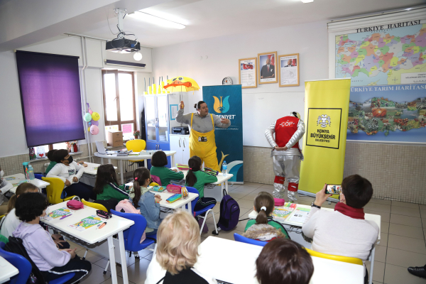 75 BİN ÖĞRENCİYE ÇAT KAPI TİYATRO İLE SU…