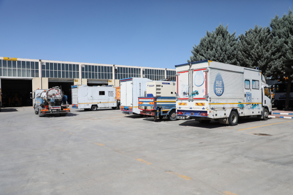 KOSKİ, TESİSLERİNDEKİ ATÖLYE VE AMBAR SİSTEMLERİYLE FARK OLUŞTURUYOR